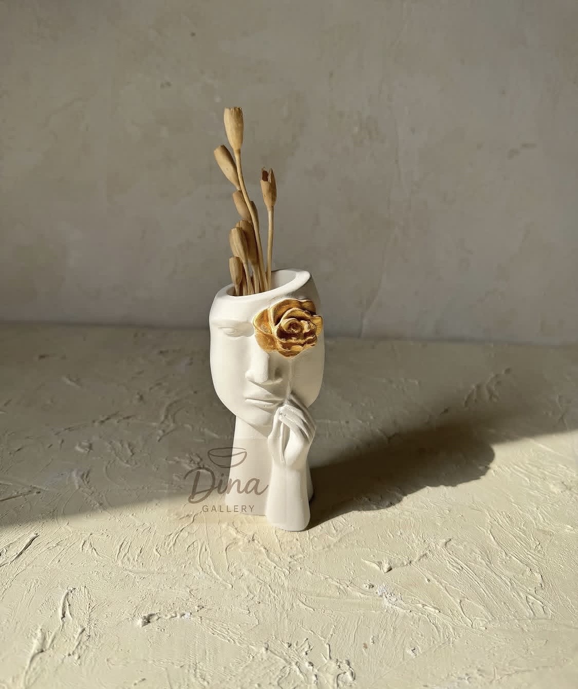 گلدان طرح دختر بتنی