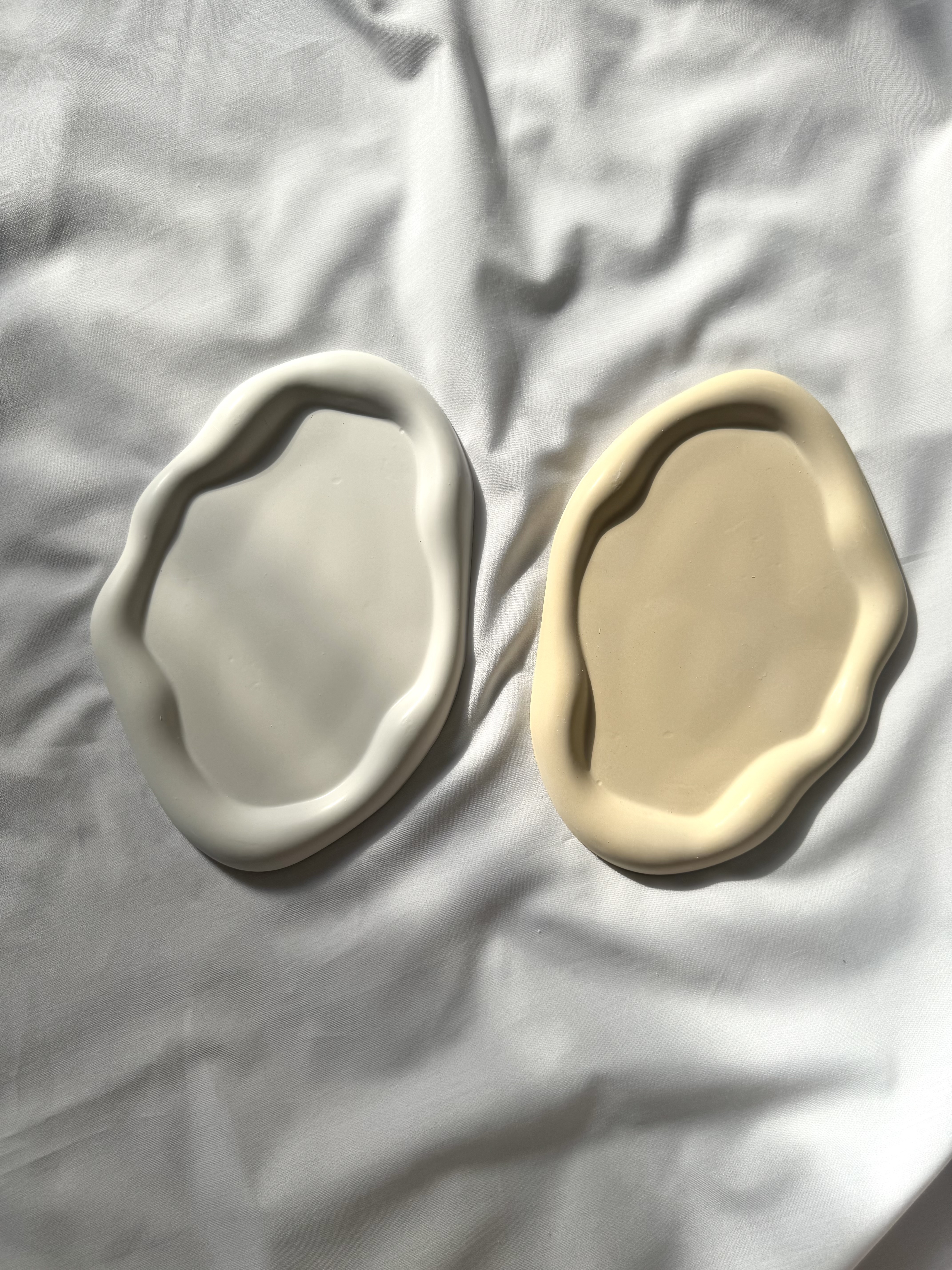 سینی پفکی دفرمه مینیمال بتنی